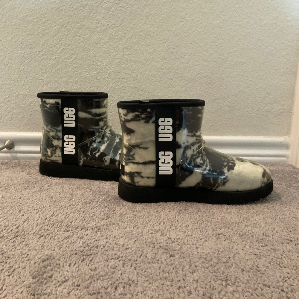 Ugg low boots
